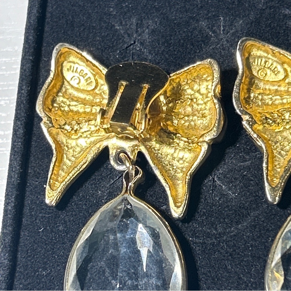 Vintage Jil Bari Gold Tone Bow With Dangling  Clear Rhinestones Clip Earrings - Picture 6 of 6
